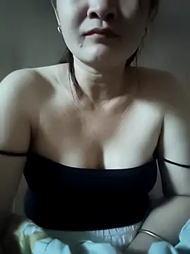 Snapshot of Paul-paul11 chatting on 10-29-25, 11:28 Paul-paul11 online show from 10-29-25, 11:28