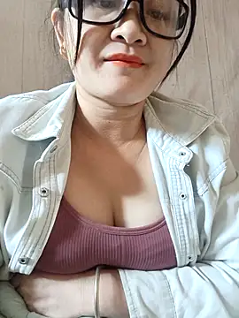 Snapshot of Paul-paul11 chatting on 11-20-25, 12:55 Paul-paul11 online show from 11-20-25, 12:55