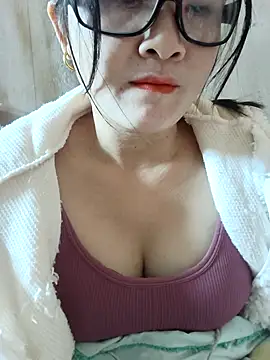 Snapshot of Paul-paul11 chatting on 11-25-25, 02:00 Paul-paul11 online show from 11-25-25, 02:00