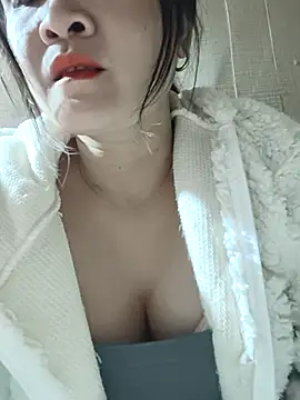 Snapshot of Paul-paul11 chatting on 11-25-25, 02:06 Paul-paul11 online show from 11-25-25, 02:06