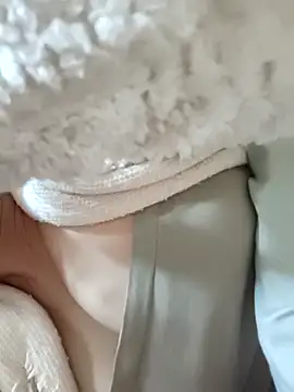 Snapshot of Paul-paul11 chatting on 12-05-25, 02:42 Paul-paul11 online show from 12-05-25, 02:42