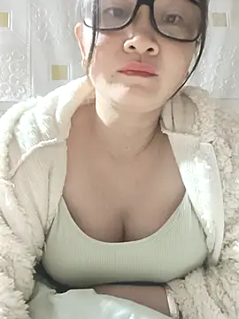 Snapshot of Paul-paul11 chatting on 12-13-25, 10:37 Paul-paul11 online show from 12-13-25, 10:37