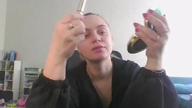 Snapshot of Cynoraye chatting on 02-12-26, 10:21 Cynoraye online show from 02-12-26, 10:21