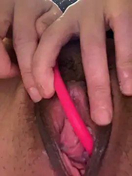 Snapshot of POS001 chatting on 11-19-25, 05:35 POS001 online show from 11-19-25, 05:35