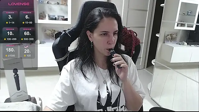 Snapshot of Irwi_Tomboy chatting on 09-26-25, 05:17 Irwi Tomboy online show from 09-26-25, 05:17