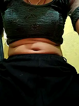 Snapshot of misskomal97 chatting on 09-25-25, 10:52 misskomal97 online show from 09-25-25, 10:52