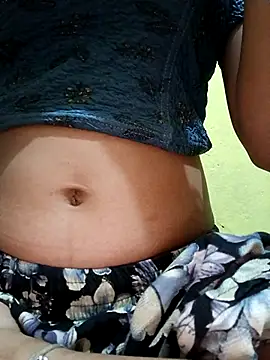 Snapshot of misskomal97 chatting on 10-21-25, 04:41 misskomal97 online show from 10-21-25, 04:41