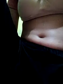 Snapshot of misskomal97 chatting on 10-31-25, 06:42 misskomal97 online show from 10-31-25, 06:42