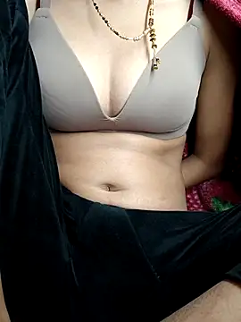 Snapshot of misskomal97 chatting on 12-02-25, 01:55 misskomal97 online show from 12-02-25, 01:55