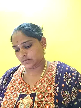 navyasree143 online show from 09-25-25, 04:11