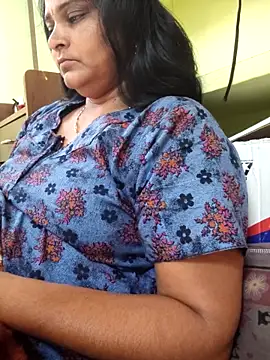 navyasree143 online show from 02-12-26, 04:51