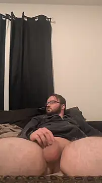 Snapshot of bear8t chatting on 10-31-25, 11:00 bear8t online show from 10-31-25, 11:00