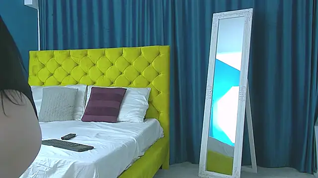 Snapshot of RubyHills chatting on 11-08-25, 05:18 RubyHills online show from 11-08-25, 05:18