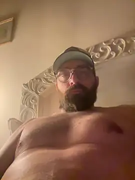 Snapshot of straight2fucked chatting on 03-12-26, 12:06 straight2fucked online show from 03-12-26, 12:06