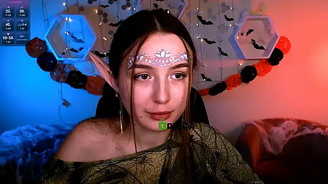 Snapshot of leslie_bird chatting on 10-21-25, 11:33 leslie bird online show from 10-21-25, 11:33