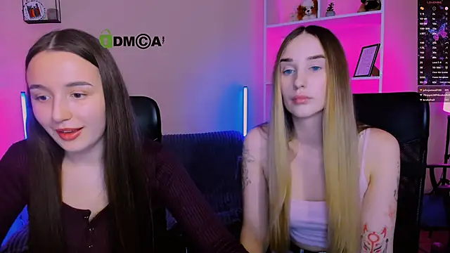 Snapshot of leslie_bird chatting on 11-21-25, 03:33 leslie bird online show from 11-21-25, 03:33