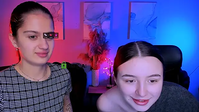 Snapshot of leslie_bird chatting on 12-03-25, 10:24 leslie bird online show from 12-03-25, 10:24