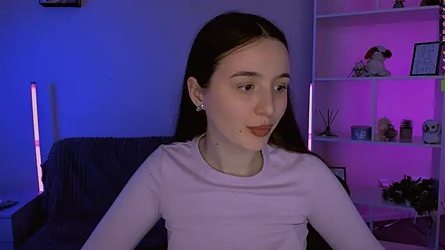 Snapshot of leslie_bird chatting on 12-04-25, 12:58 leslie bird online show from 12-04-25, 12:58