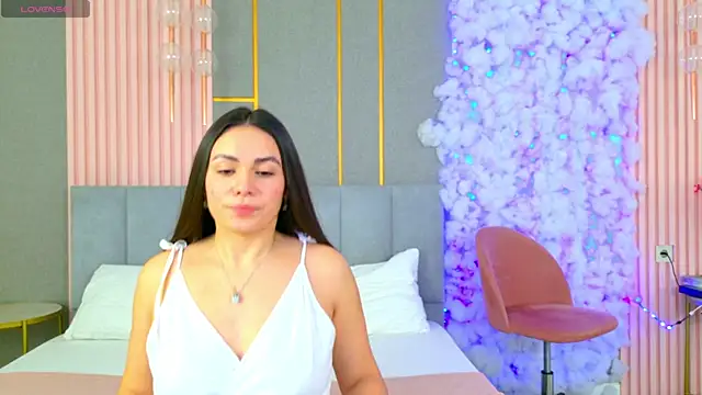 Snapshot of GabiBatista chatting on 11-15-25, 05:05 GabiBatista online show from 11-15-25, 05:05