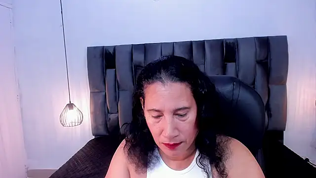 Snapshot of Susi_Lee chatting on 10-11-25, 12:47 Susi Lee online show from 10-11-25, 12:47