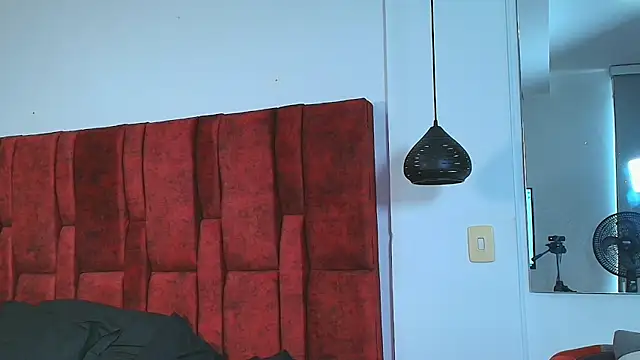 Sofia Hank  online show from 09-30-25, 04:01