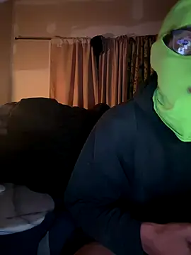 Snapshot of ThrowedWorldWide chatting on 11-10-25, 01:59 ThrowedWorldWide online show from 11-10-25, 01:59