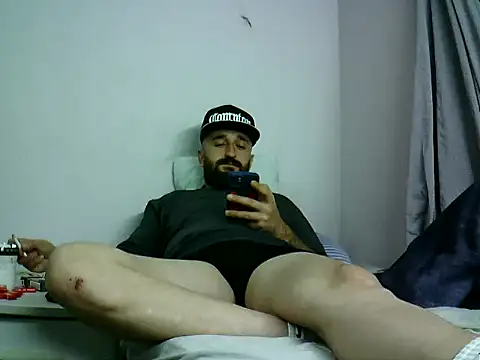 Snapshot of krerem chatting on 11-25-25, 04:07 krerem online show from 11-25-25, 04:07