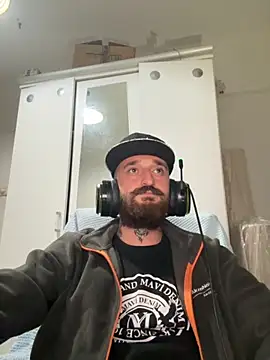 Snapshot of krerem chatting on 12-02-25, 06:03 krerem online show from 12-02-25, 06:03