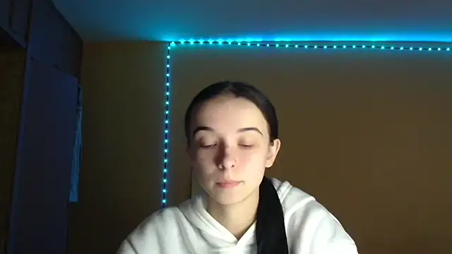 Emilia Light online show from 10-22-25, 07:41