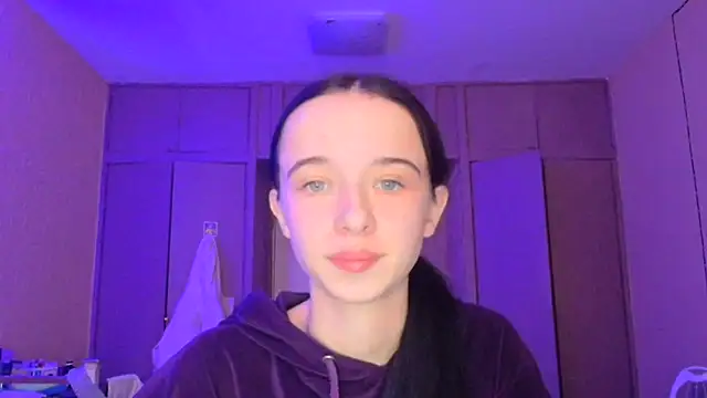 Emilia Light online show from 11-14-25, 06:45