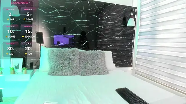 Snapshot of ZOE_LE chatting on 11-06-25, 11:44 ZOE LE online show from 11-06-25, 11:44