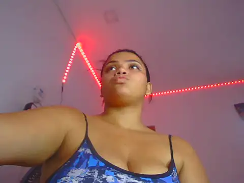 Snapshot of Mr_Sofia chatting on 12-15-25, 08:24 Mr Sofia online show from 12-15-25, 08:24