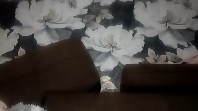 LiaCusson online show from 10-27-25, 05:50