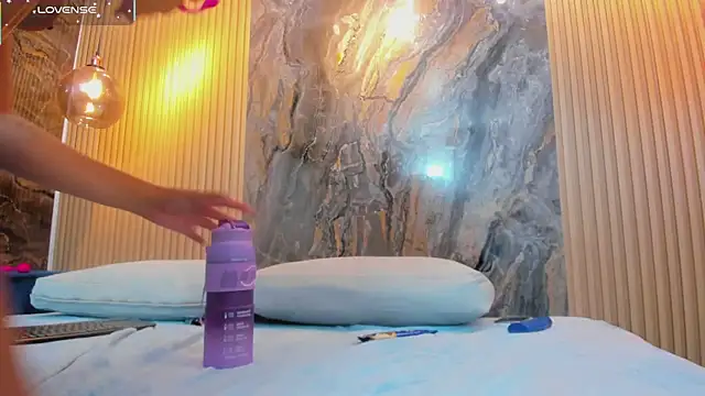 beca winn online show from 03-11-26, 12:11