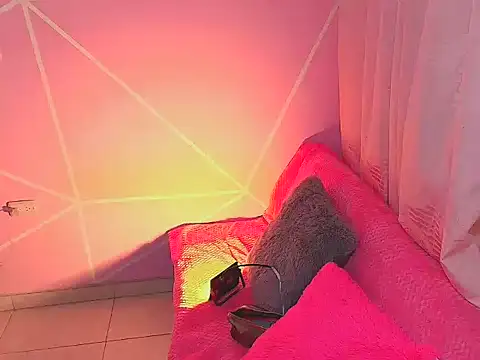 Snapshot of CuteFlame chatting on 11-21-25, 09:35 CuteFlame online show from 11-21-25, 09:35