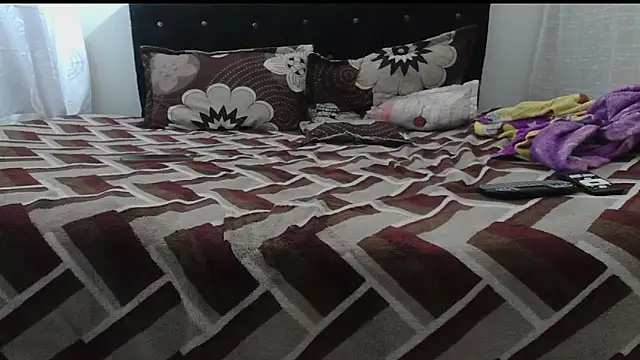 SofiaPinnk  online show from 10-27-25, 07:29