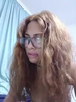 Snapshot of Sexyyeyes244 chatting on 05-04-26, 05:31 Sexyyeyes244 online show from 05-04-26, 05:31