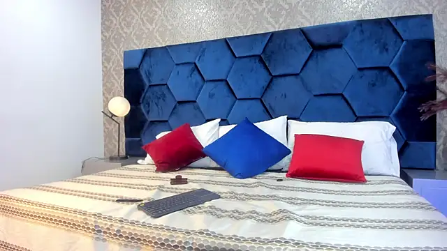 Angelina Roa online show from 11-29-25, 03:48