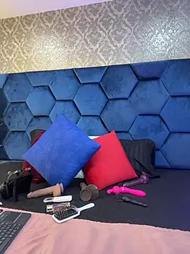 Angelina Roa online show from 04-24-26, 02:19