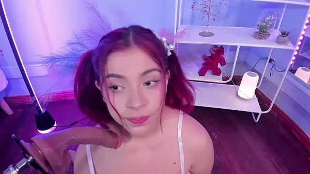 Snapshot of KathiaSaenz_ chatting on 10-10-25, 04:00 KathiaSaenz online show from 10-10-25, 04:00