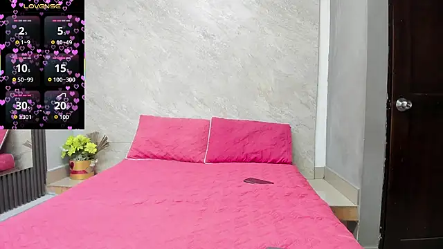 Chanel-munoz online show from 11-15-25, 01:36