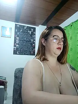 Snapshot of Venenodulce chatting on 10-11-25, 03:17 Venenodulce online show from 10-11-25, 03:17