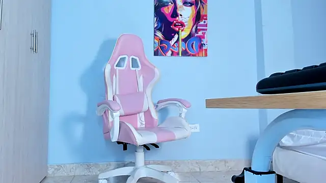 Athenea  fox online show from 11-08-25, 11:43