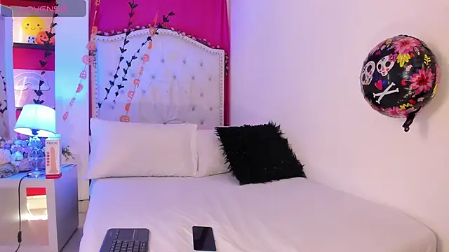 XaanderGrey online show from 10-28-25, 07:27