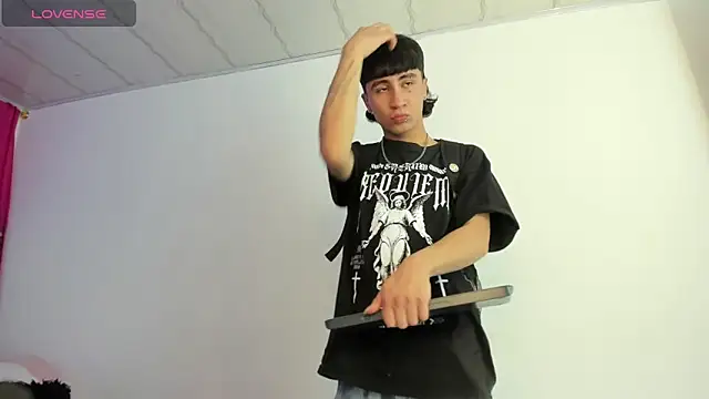 Snapshot of XaanderGrey chatting on 11-07-25, 07:25 XaanderGrey online show from 11-07-25, 07:25