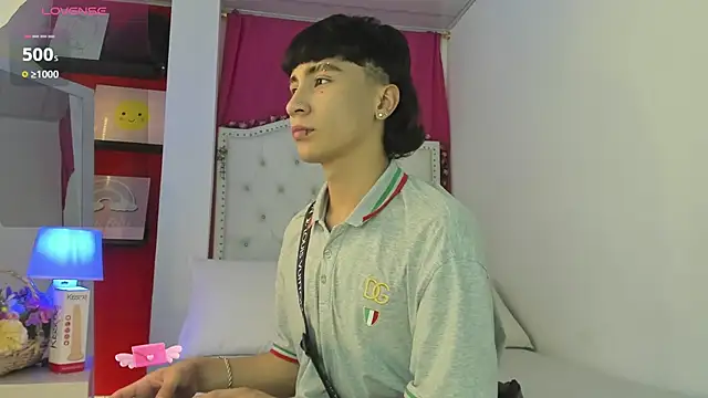 Snapshot of XaanderGrey chatting on 11-21-25, 07:45 XaanderGrey online show from 11-21-25, 07:45