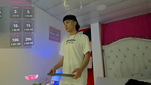 Snapshot of XaanderGrey chatting on 11-24-25, 07:13 XaanderGrey online show from 11-24-25, 07:13