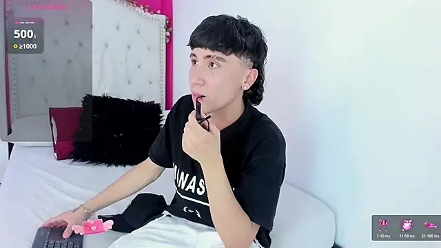 Snapshot of XaanderGrey chatting on 12-01-25, 07:19 XaanderGrey online show from 12-01-25, 07:19