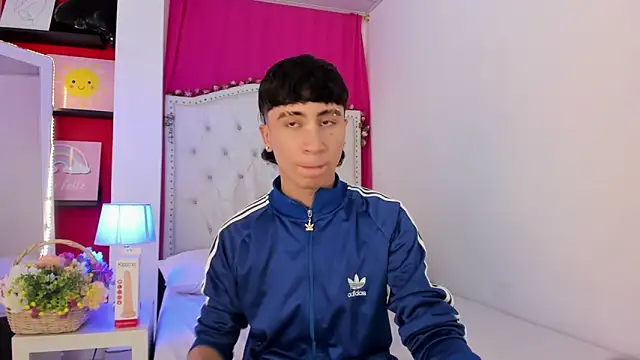 Snapshot of XaanderGrey chatting on 12-02-25, 08:26 XaanderGrey online show from 12-02-25, 08:26