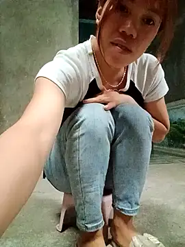 Snapshot of nhinhi-sexy chatting on 09-26-25, 02:15 nhinhi-sexy online show from 09-26-25, 02:15